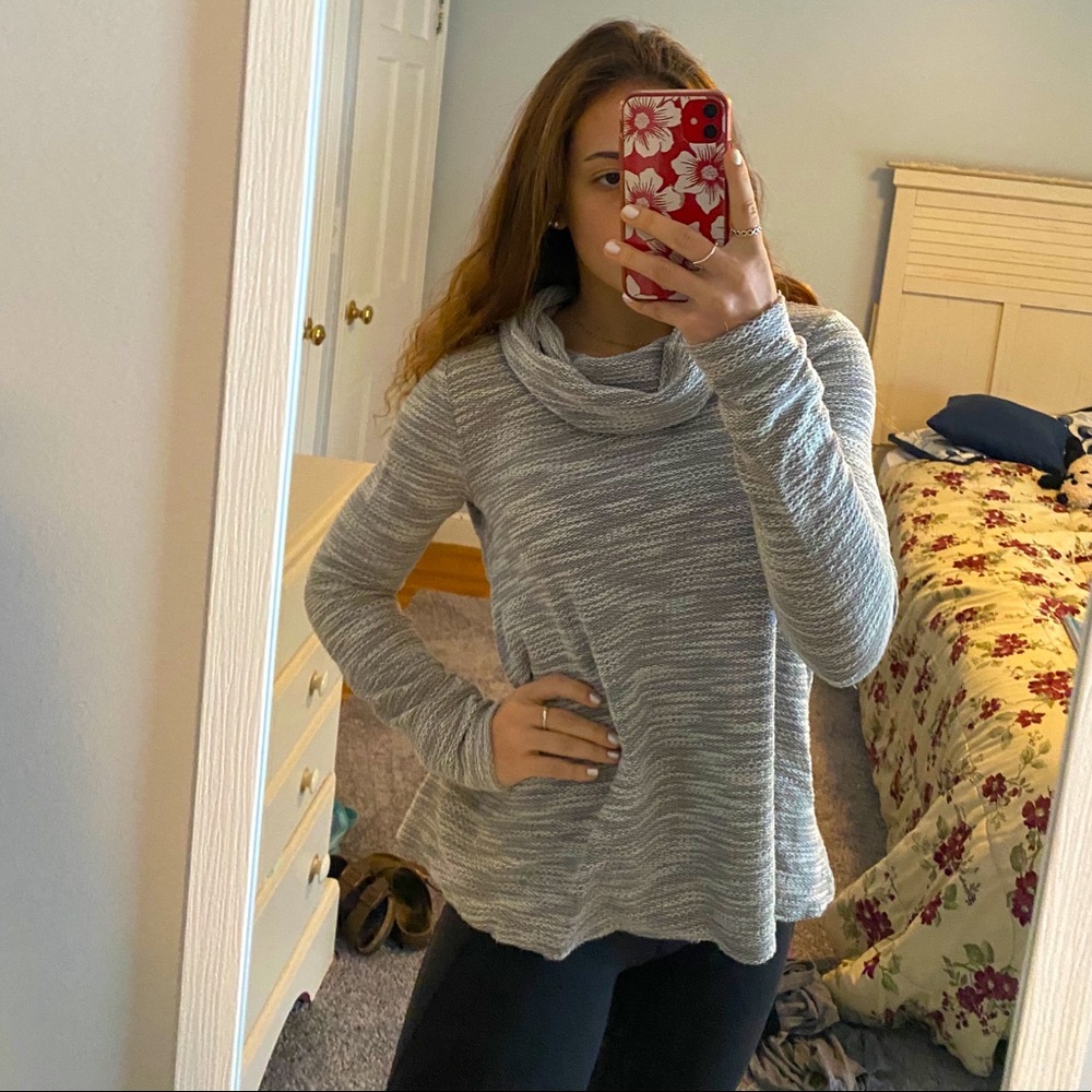 Abercrombie and Fitch Gray Sparkle Sweater